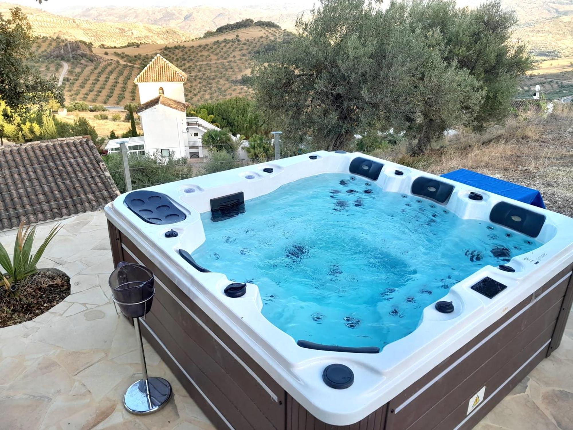 Rural Cottage, With Pool & Optional Private 6 Guests Jacuzzi Tolox Luaran gambar